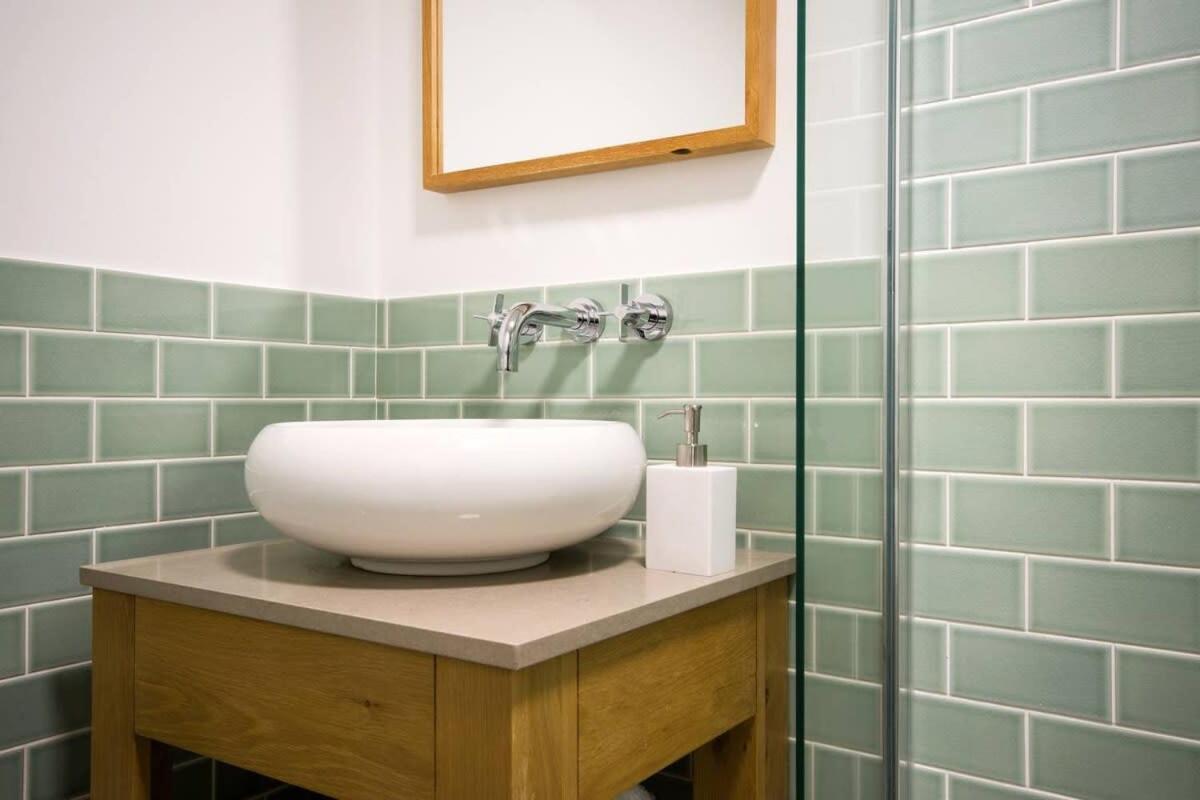 Modern Apartment In The Heart Of Oxford With Secure Underground Parking Экстерьер фото