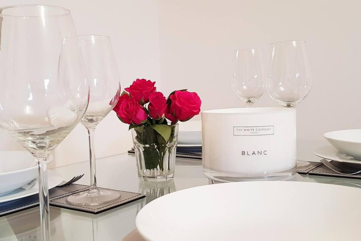 Modern Apartment In The Heart Of Oxford With Secure Underground Parking Экстерьер фото